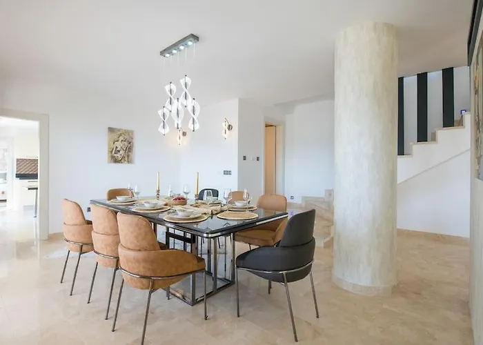 Front Super Vılla Boss 1 Villa