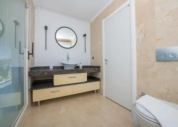 Front Super Boss 1 *